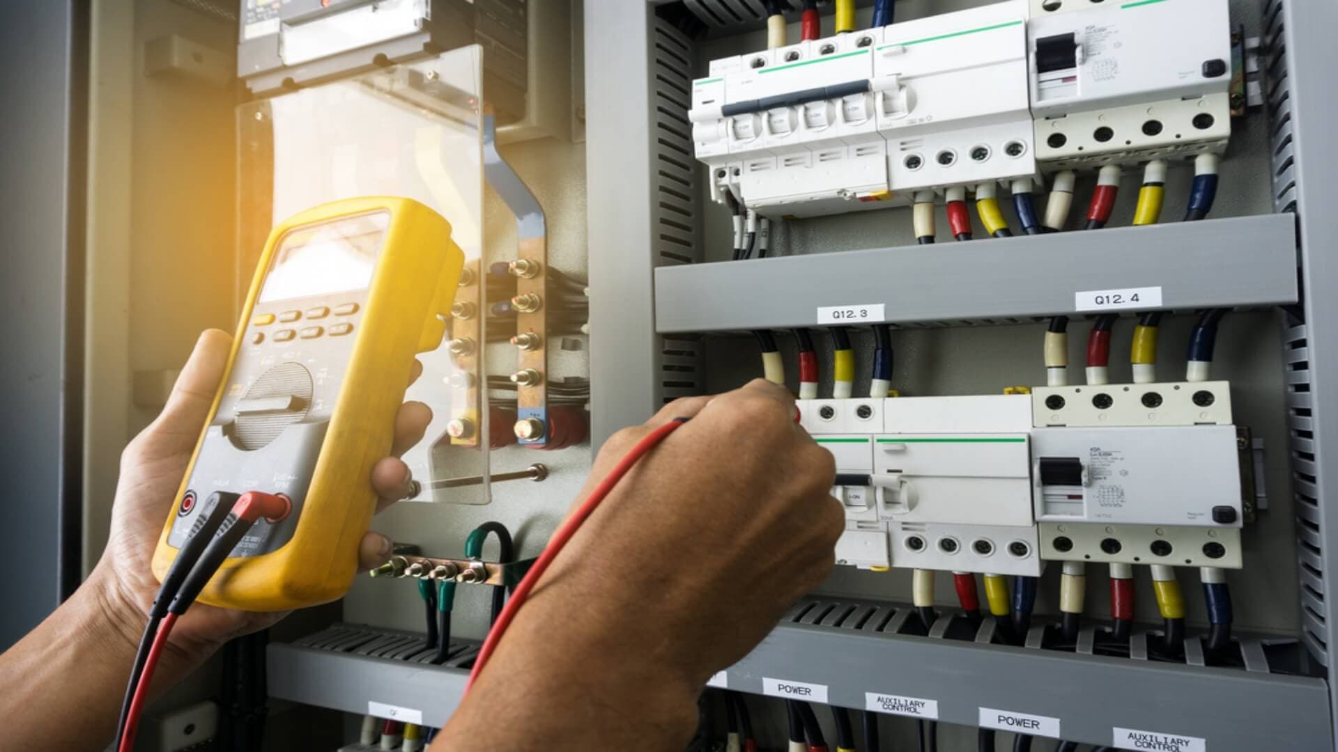 DGUV V3 Prüfung für Bürogeräte: Was ist zu beachten?