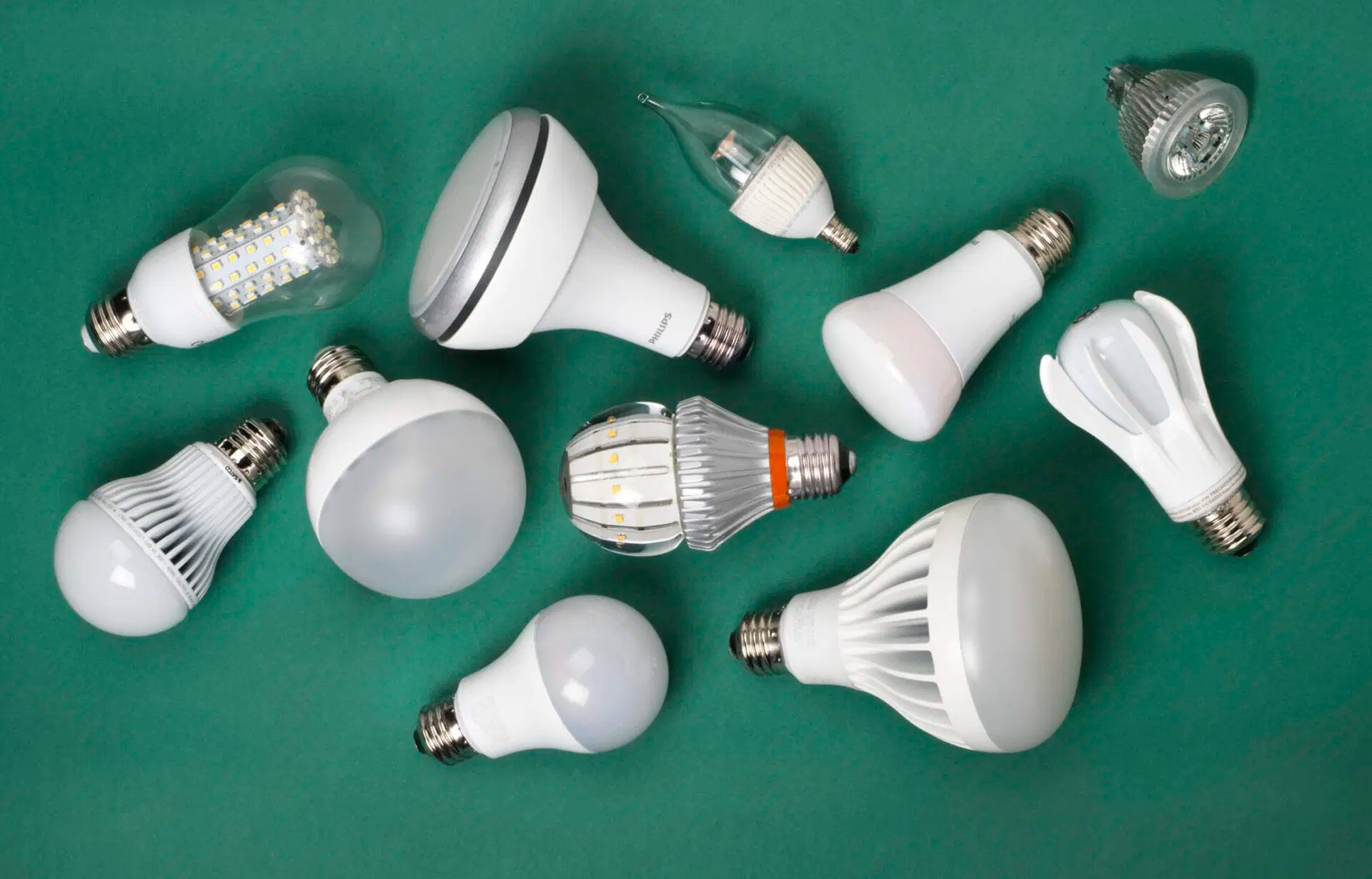 LEDLager LED-Leuchtstoffröhre perfekt für Gewerbe und Haushalt