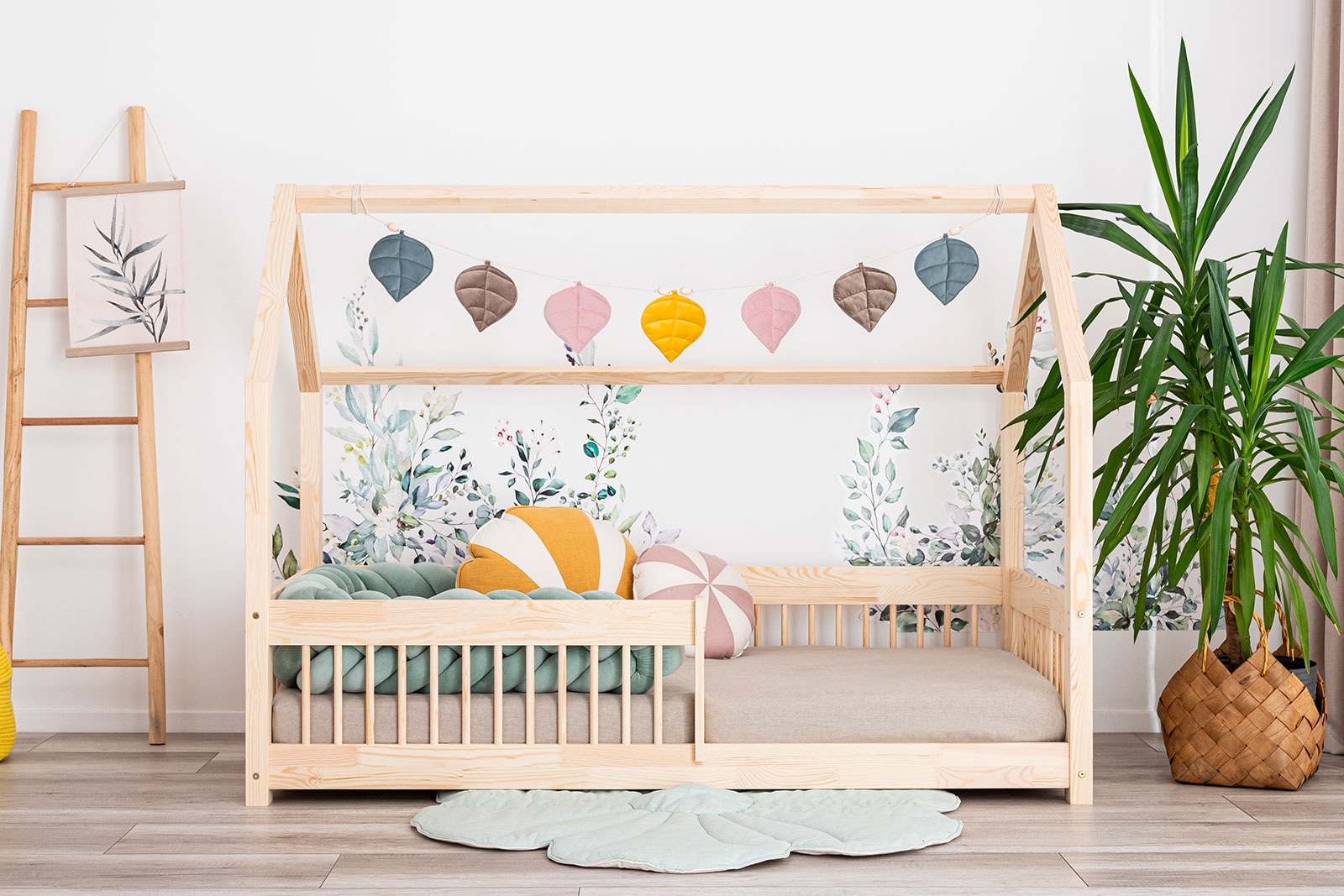 Die beste Wahl für Eltern: Hausbett 120x200 mit Schutz und Stauraum