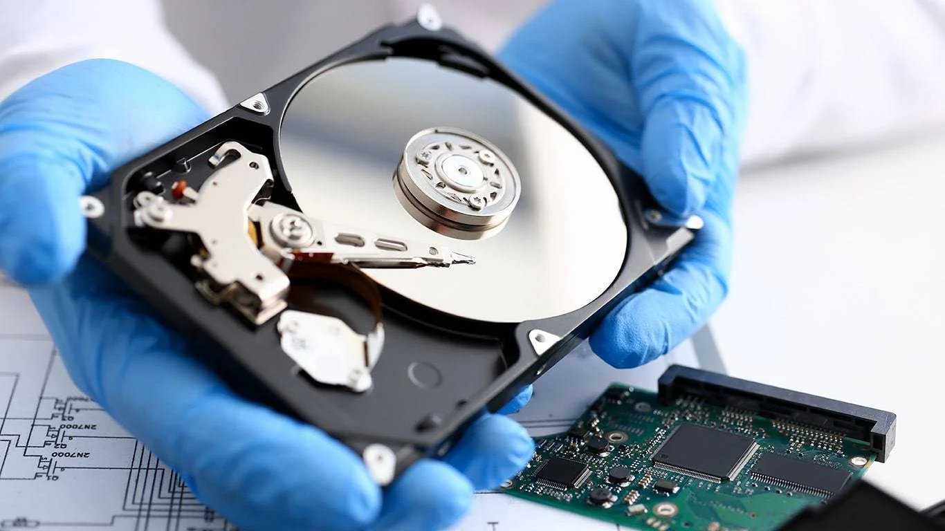 Datenrettung: Wann kann der Laie noch helfen und wann ist Expertenhilfe notwendig?