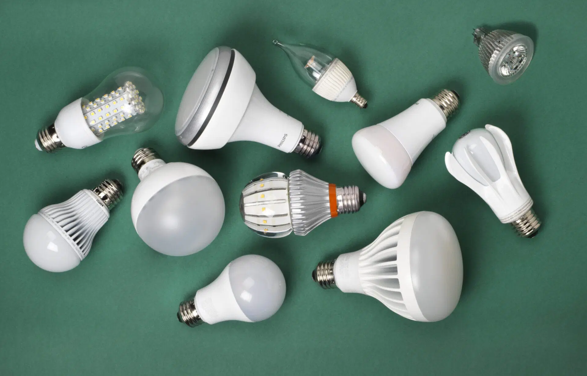 LEDLager LED-Leuchtstoffröhre perfekt für Gewerbe und Haushalt