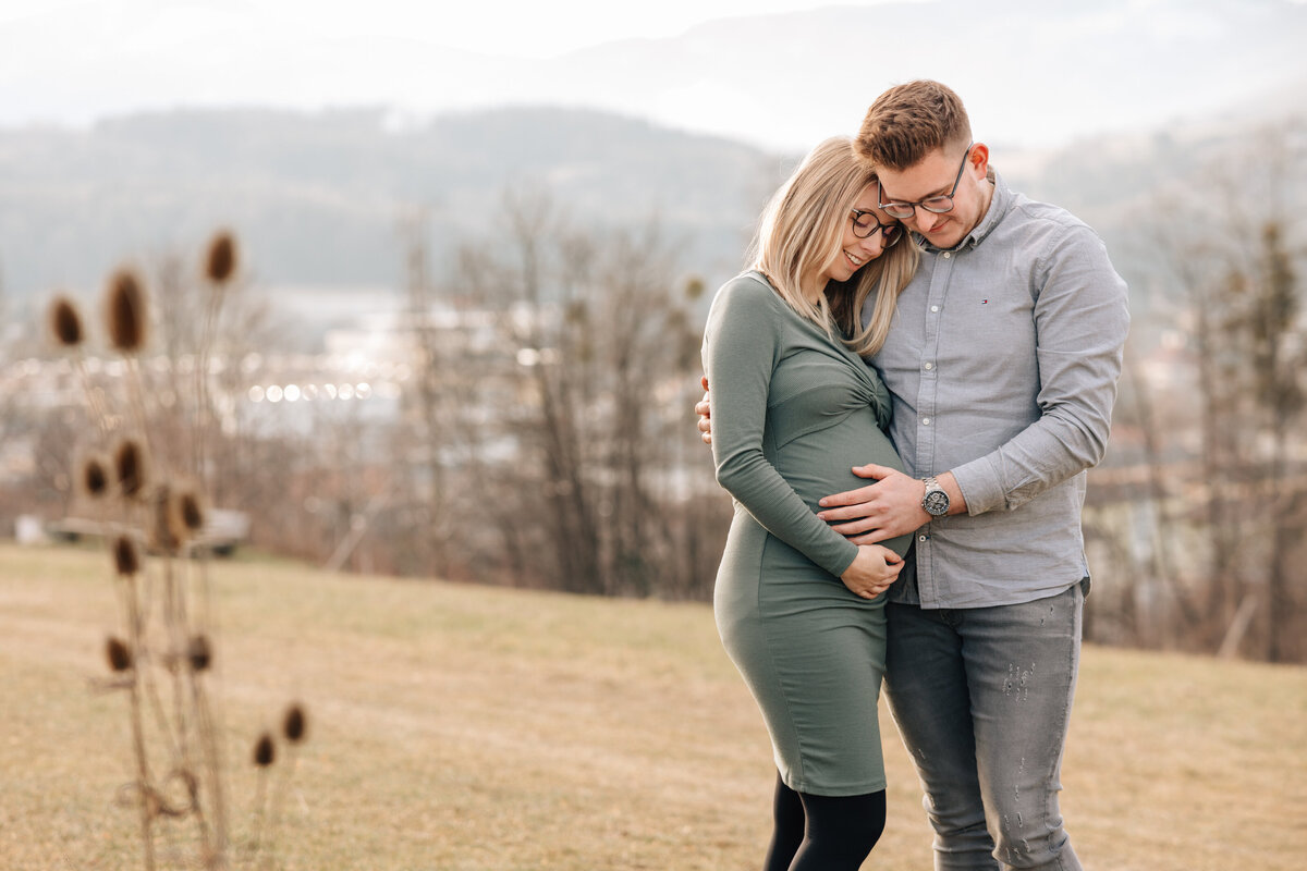 Babybauchfotografie für Mamas, die echte Nähe lieben